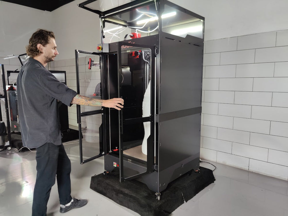 Modix BIG-120Z with the optional enclosure, front doors open